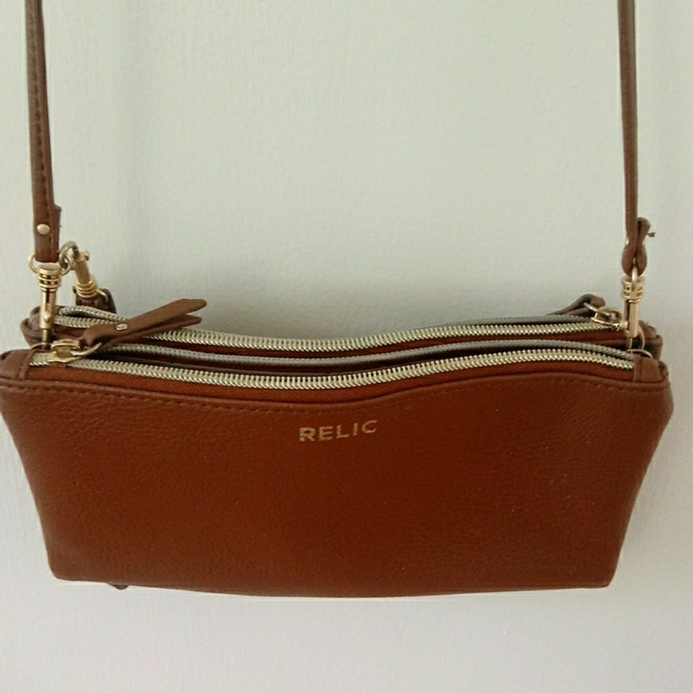 Relic crossbody wallet